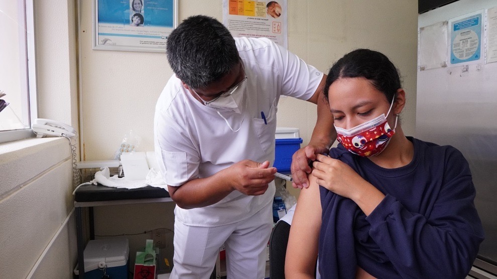 Exhorta SSO a vacunarse para prevenir neumonía en la población en riesgo